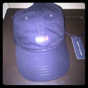 Tommy Hilfiger hat
